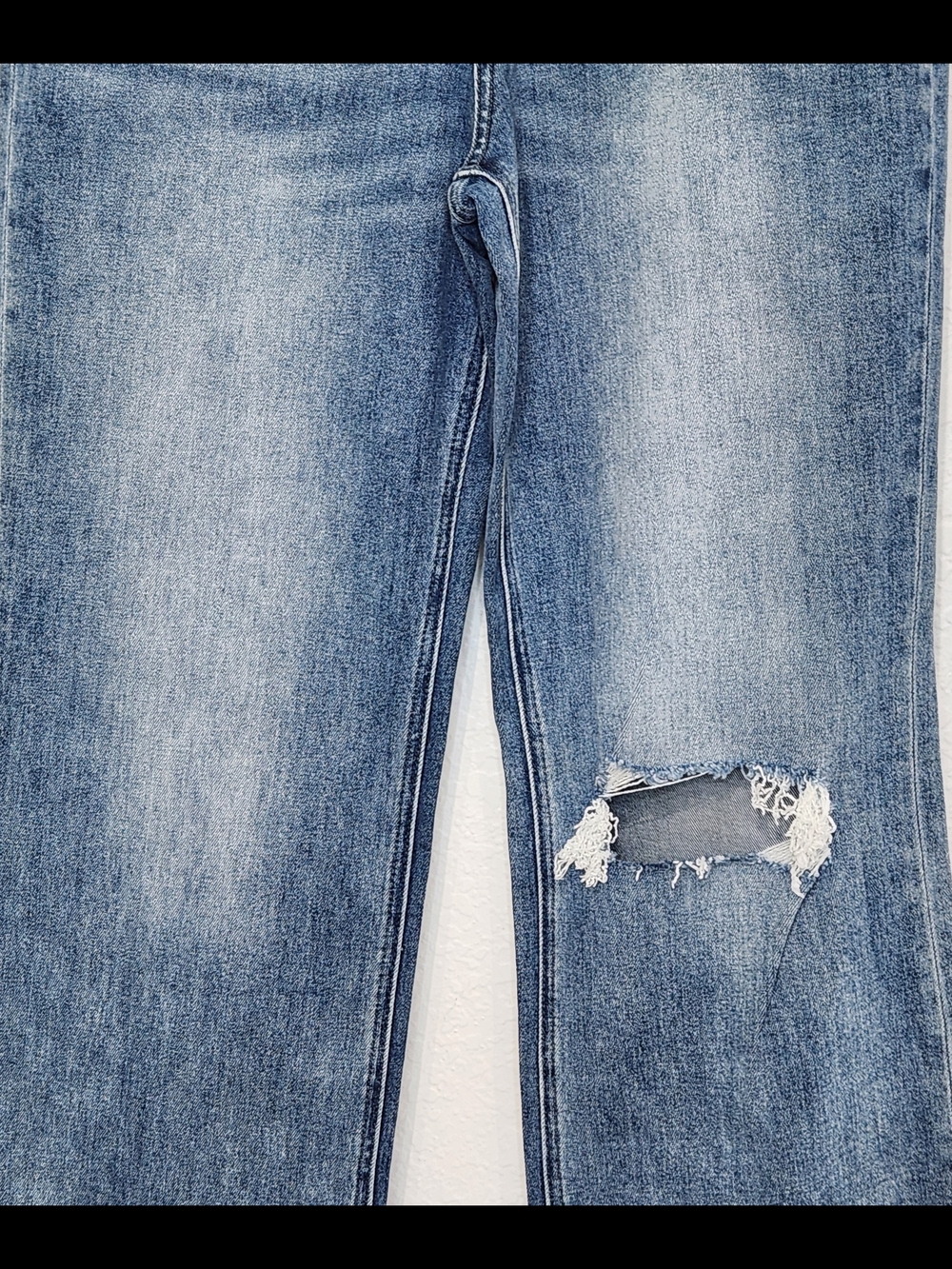 VERVET Leslie High-Rise Wide Leg Jeans - Light Blue Distressed - Picture 2 of 12